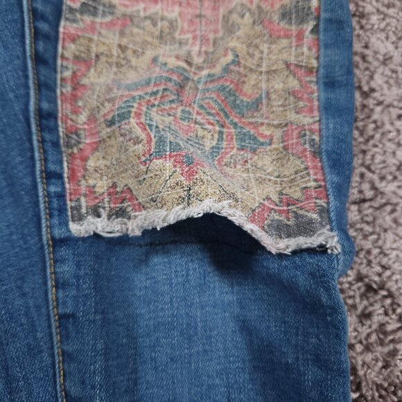 Pilcro Anthropologie Slim Boyfriend Jeans 27 Patterned Knee Patches FLAW - Picture 10 of 16